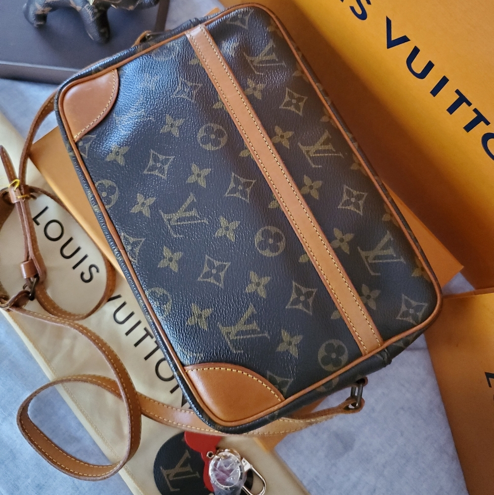 🎀Louis Vuitton Trocadero 27 Women's Crossbody Bag🎀 - Picture 4 of 17